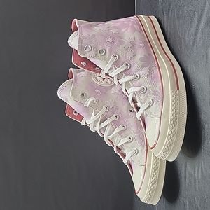 Converse High Top Brand new.